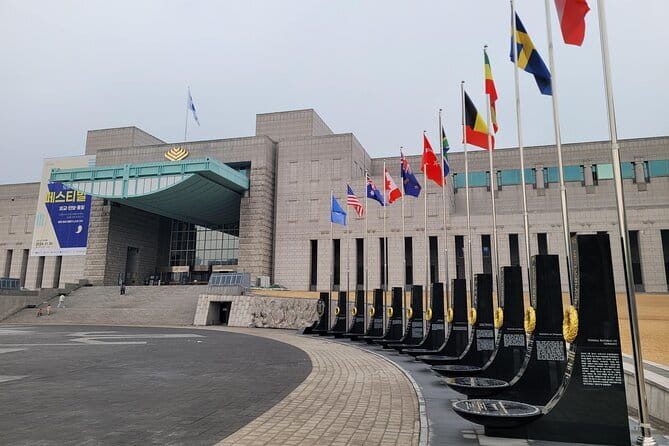 Korean War Memorial Private Guided Tour - War Rooms I to III: the heart of the visit