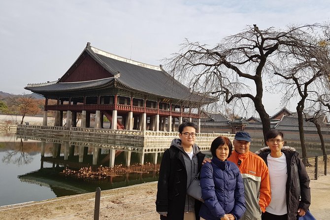 Layover Tour for essential Seoul City & Gourmet tour(Incl. Lunch) - Cheonggyecheon Stream and Modern Seoul