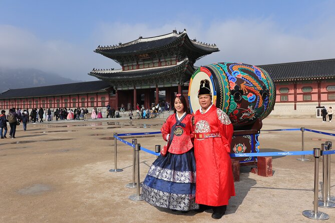 Layover Tour from Incheon Airport to Seoul with a Tour Specialist - The Blue House and a glimpse of modern government