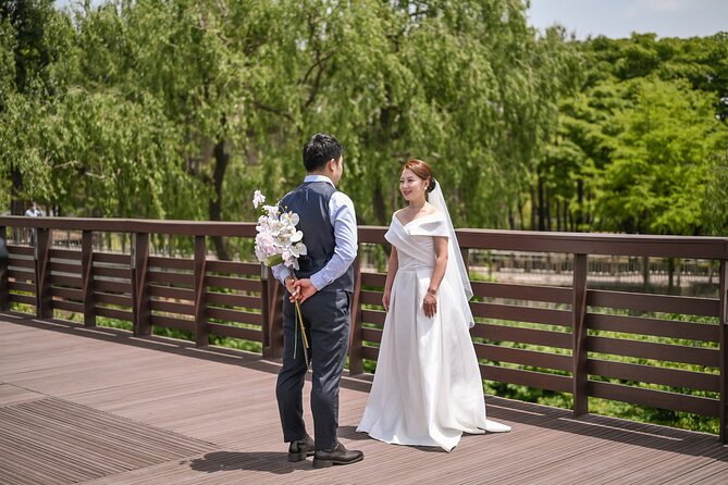 Layover Tour from Incheon Airport to Seoul with a Tour Specialist - Two hours in Insadong for gifts and browsing