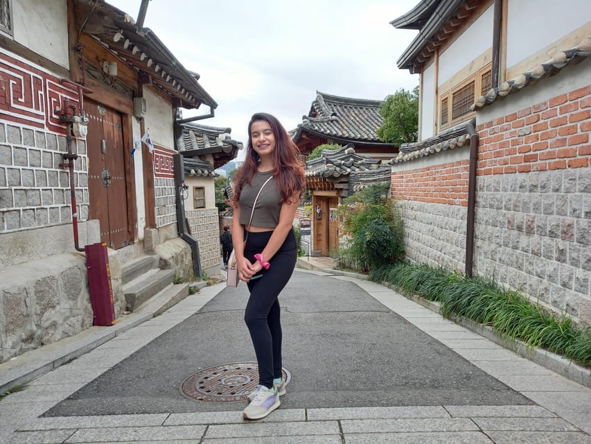 Layover tour to Gyeongbokgung-Folk Museum-Bukchon-Insadong - What Paul Koo brings to the day
