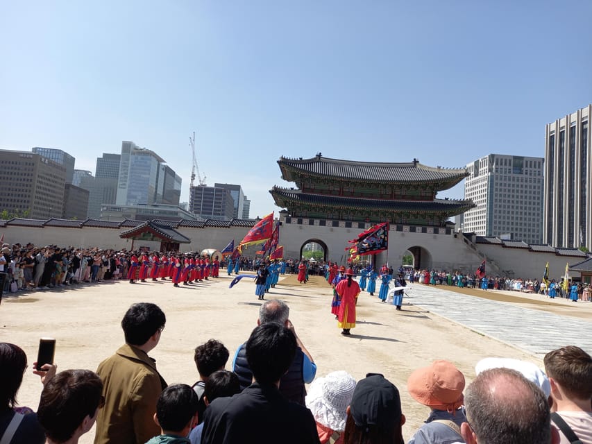 Layover tour to Gyeongbokgung-Folk Museum-Bukchon-Insadong - The pace, walking, and possible drawbacks