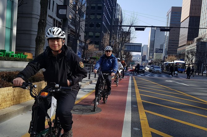 Market Food Tour & Evening E-bike Ride in Seoul - Palace gates and the old royal city
