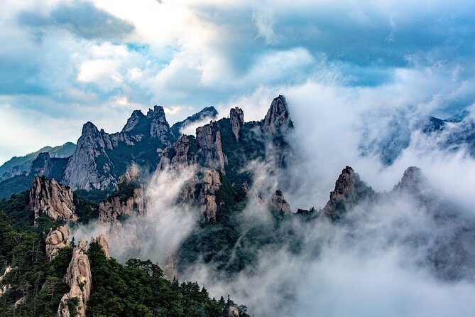 Mount Seorak and Nami Island One Day Tour from Seoul - Two famous escapes from Seoul in one long day