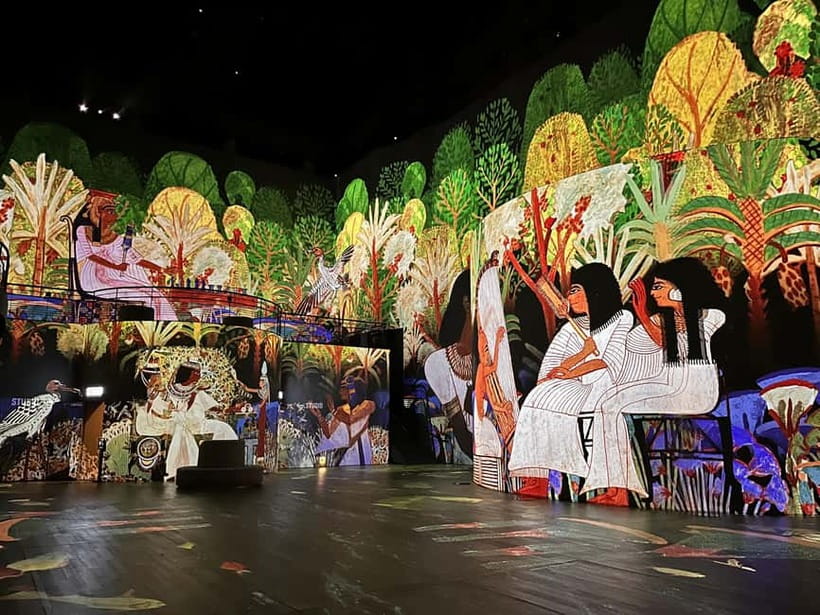 Nami & Maple Road & Theatre des Lumieres Day Tour from Seoul - Walkerhill Maple Road and the best autumn timing