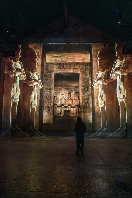 Nami & Maple Road & Theatre des Lumieres Day Tour from Seoul - Seasonal choices: summer or autumn