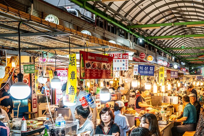 Night Flexible Private Guided Tour in Seoul(Optional Layover) - Jogyesa Temple under lanterns