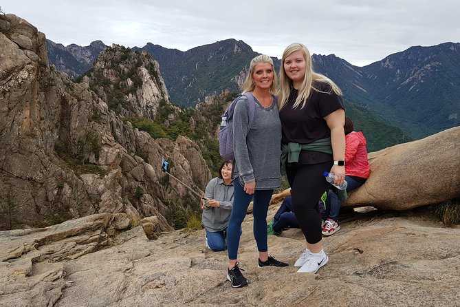 One-Day Tour for stunning Mt.Seoraksan from Seoul - Hiking instead of following the standard route