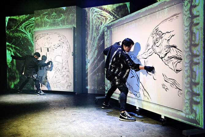 Painters Show in Gwanghwamun Theater (nearby Seodaemun station) - A 75-minute burst of dancing, comedy, and art