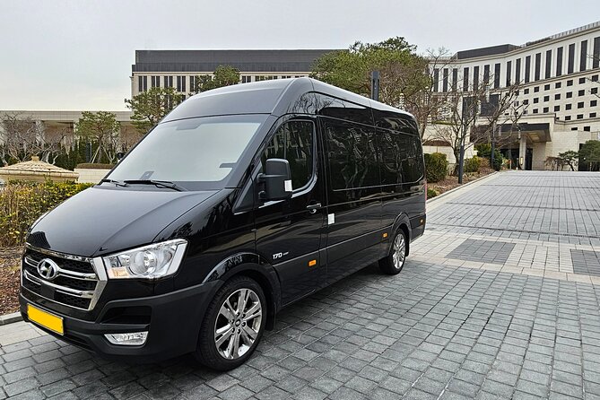 Private Airport Transfer From Incheon Airport To Seoul(up to 12) - Getting your bags and group comfortably inside