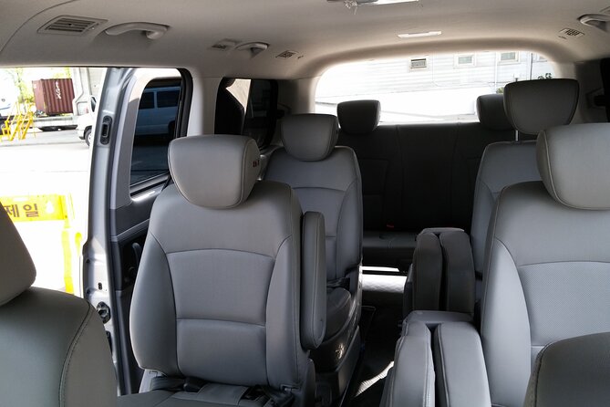 Private Airport Transfer: Seoul City - Gimpo Airport (1-5 pax) - Pickup details in Seoul’s narrow streets