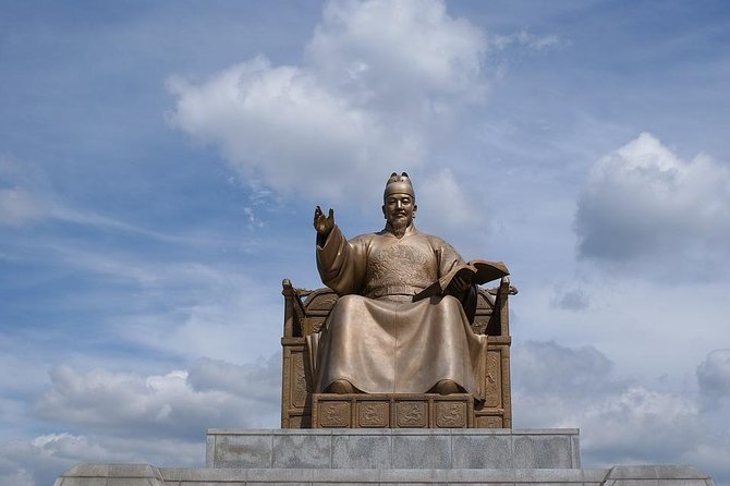 Private City Kickstart Tour: Seoul - Deoksugung Palace and a route that may change