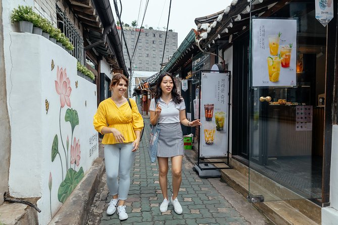 Private City Kickstart Tour: Seoul - Namdaemun Market: Seoul at street level