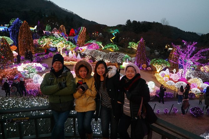 Private day tour Korea(Seoul trip) with Professional Photographer - Folk villages, fortress sights, and Everland country