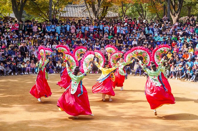Private Day Trip to Korean Folk Village and Hwaseong Fortress - Yeonmudae: fortress walls, soldiers, and optional archery