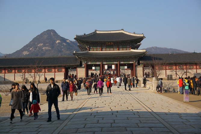Private English Speaking Driver in Seoul: Airport Service Available - The real cost at $178 per person