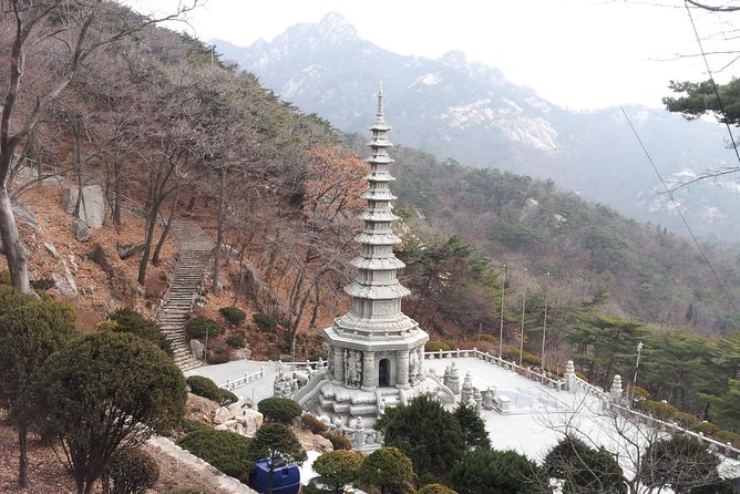 Private Hiking to Bukhansan & Korean Style Spa(Include Lunch) - The guide matters more than the marketing