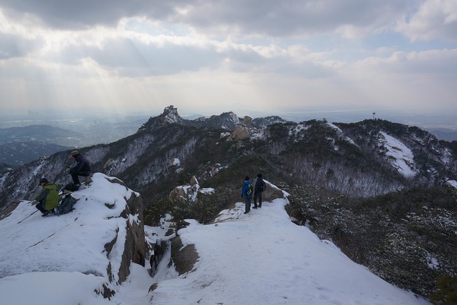 Private Hiking tour to Bukhansan Peak(Baegundae: 836.5m) with Mountain Expert - How difficult is the hike?