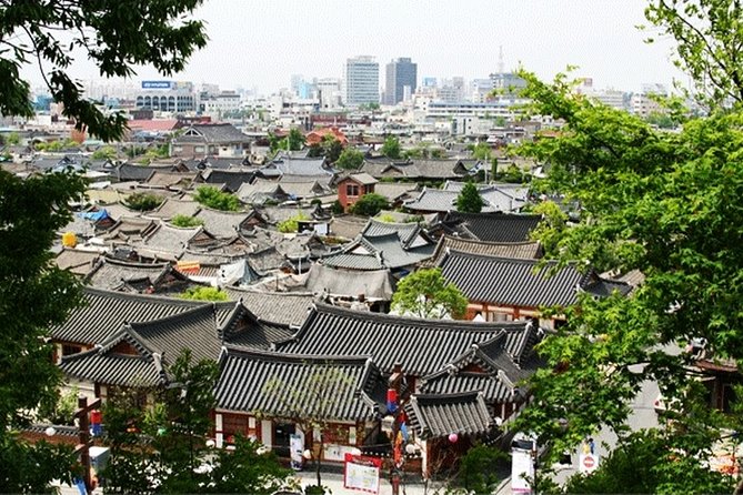 Private Jeonju Hanok Village - Culinary tour - The culinary side: bibimbap, rice wine, and a Korean table