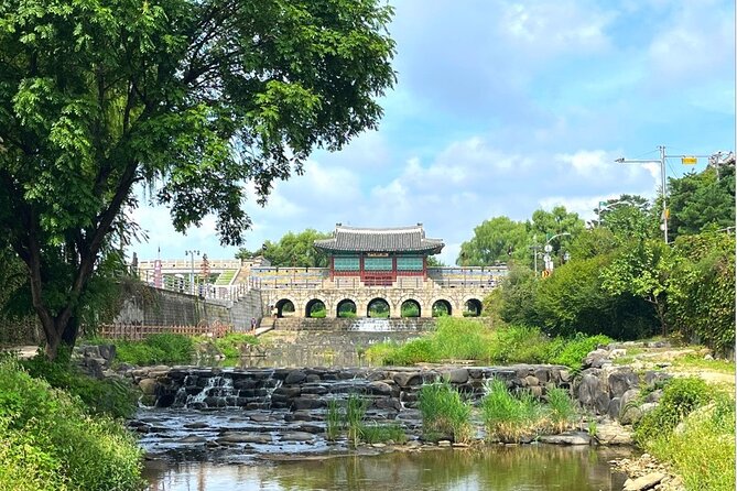 Private Korean Folk Village, Suwon Starfield Libarary&Hwaseong - Yongin Korean Folk Village in two hours