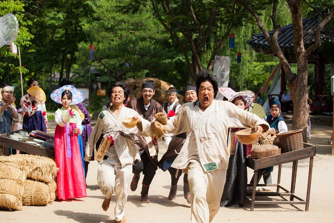 Private Korean Folk Village, Suwon Starfield Libarary&Hwaseong - Who will get the most from this day