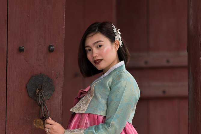 Private Palace Photo Shoot in Seoul with a Photographer - Photographing Gyeongbokgung Palace