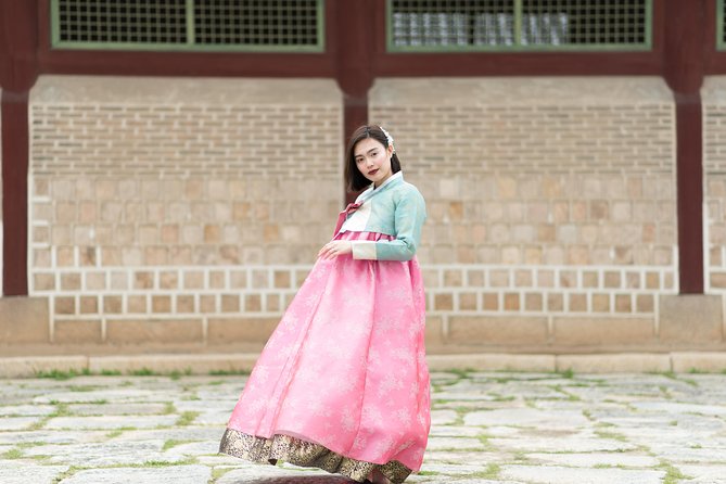 Private Palace Photo Shoot in Seoul with a Photographer - The photo package: 200-plus originals and 20 edited images