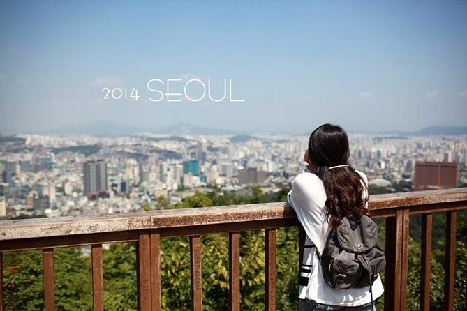 Private tour guide service in Seoul, Korea - Bukchon Hanok Village and traditional homes