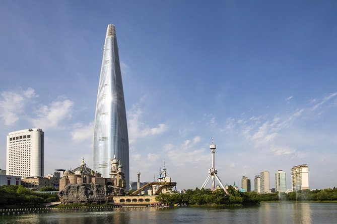 Private Tour to Lotte Tower, Aquarium and Lotte world Theme park - Lotte World: Five Hours of Rides and Indoor Fun