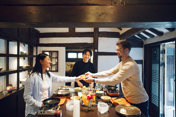 Royal Seoul Cooking Class in a 100-Year-Old Hanok - Understanding the Seoul location and listed stops