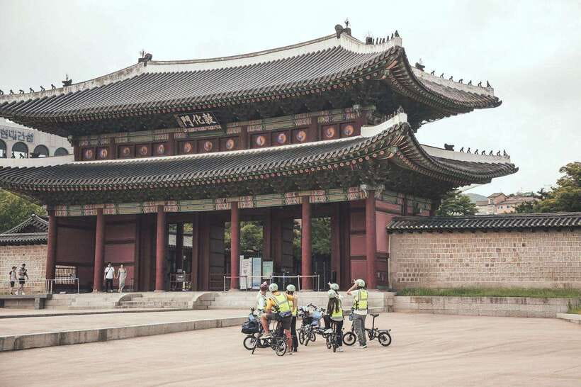 Seoul: Afternoon Ebike tour and "Happy Hour" food and drinks - What $81 buys you