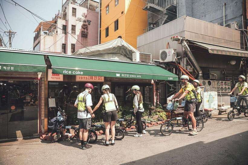 Seoul: Afternoon Ebike tour and "Happy Hour" food and drinks - Following Cheonggyecheon through modern Seoul