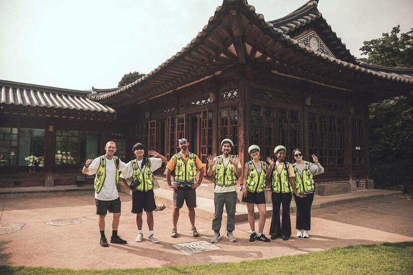 Seoul: Afternoon Ebike tour and "Happy Hour" food and drinks - Insadong and the ride back to WeRide
