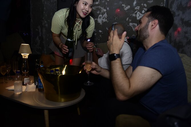 Seoul: Apgujeong Premium Pub Crawl with VIP Bottle Service - What the unlimited drinks really mean