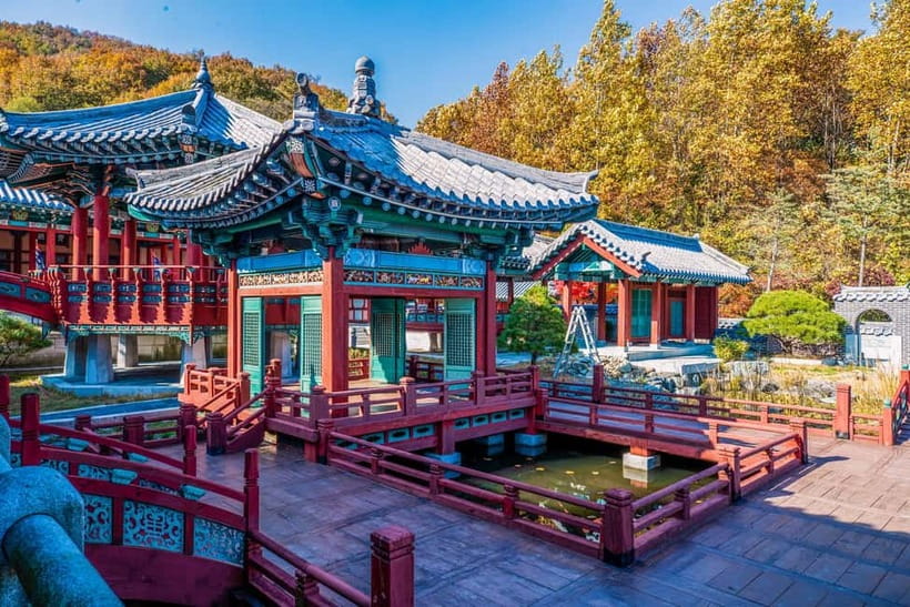 Seoul: BTS K-Pop Star Footsteps Journey ARMY Fan Day Tour - Jumunjin Beach and the famous BTS bus stop