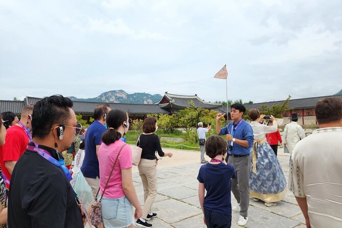Seoul City Half Day Tour-Gyeongbok Palace Guard Changing Ceremony - Cheongwadae Sarangchae and the Blue House Area