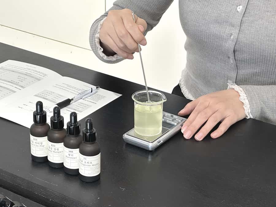 Seoul: Create Your Own Natural Perfume with a Perfumer - Booking Advice for a Scent-Based Souvenir