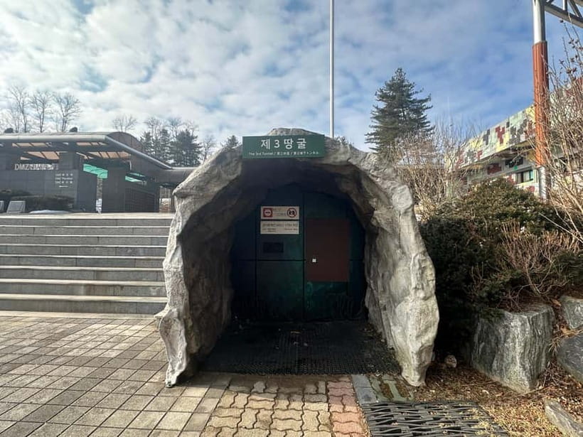 Seoul: DMZ, 3rd Tunnel, Odusan or Suspension Private Tour - Imjingak, the first stop with real emotional weight