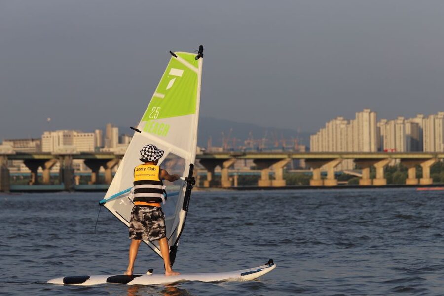 Seoul : Efoil Experience in Han River - Why e-foiling on this part of the Han River works