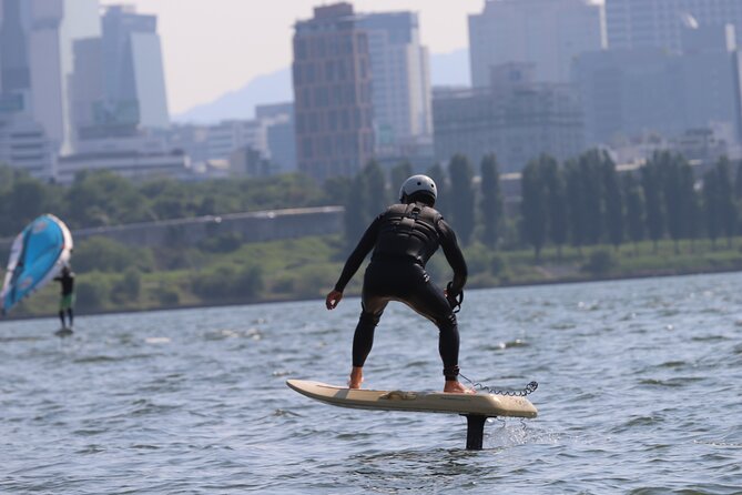 Seoul : Efoil & Windsurf Experiences in Han River - Getting there and preparing for the river
