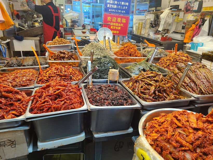 Seoul: Fearless Foodie Gwangjang Market Food Adventure - What makes Gwangjang Market special for food lovers