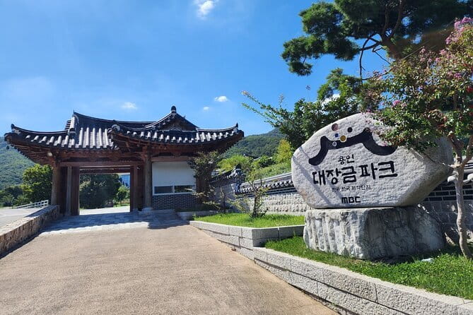 Seoul Food: Banchan, Bibimbap, and Beyond - Why the private format matters