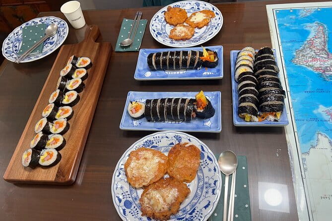 Seoul Foodie Walking Tour - A 30-minute pause beside Cheonggyecheon Stream