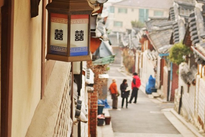 Seoul Full Day Tour with a Local: 100% Personalized & Private - Samcheong-don, where galleries meet traditional streets