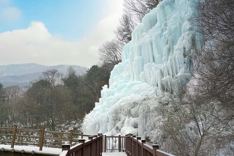 Seoul: Full-Day Winter Trip Ski Resort, Ice Valley, Namiseom - Eobi Ice Valley: A Short, Weather-Dependent Finale