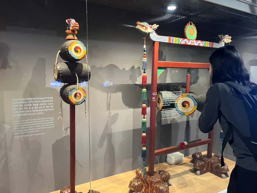 SEOUL: Gugak - Korean Traditional Music Museum&Concert Tour - Who will get the most from this Gugak tour?