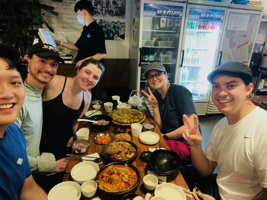 Seoul: Guided City Wall Sunset Hike with Korean Dinner - Walking the old Seoul Fortress Wall