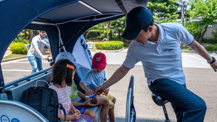 Seoul: Guided Small Group V.I.P Morning Pedicab Tour - Cheonggyecheon gives you a quick city reset