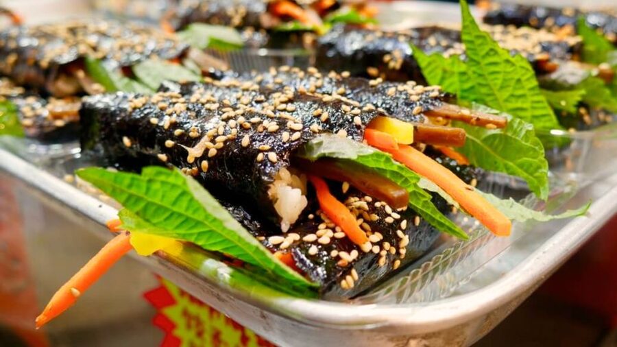 Seoul: Gwangjang Market Netflix Food Tour - Ikseon-dong’s hanok lanes and modern edge