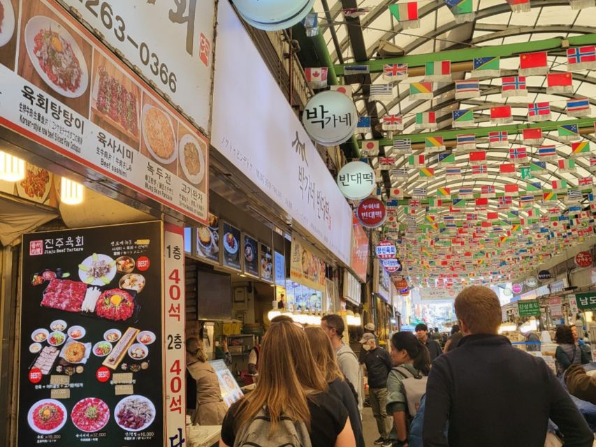 Seoul: Gwangjang Market Netflix Food Tour - Gwangjang Market, where the food takes over